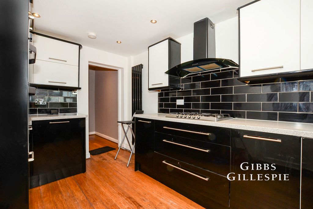 Property photo 2 of 10 Photo