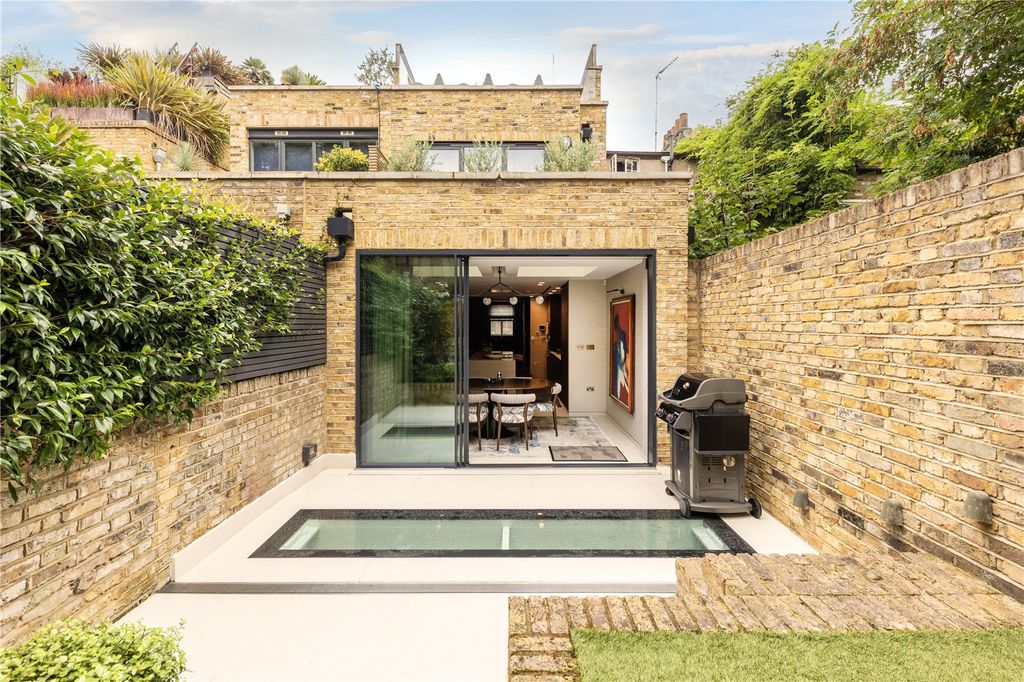 Property photo 1 of 19 Garden