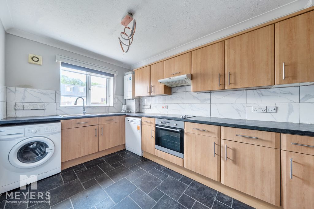 Property photo 2 of 24