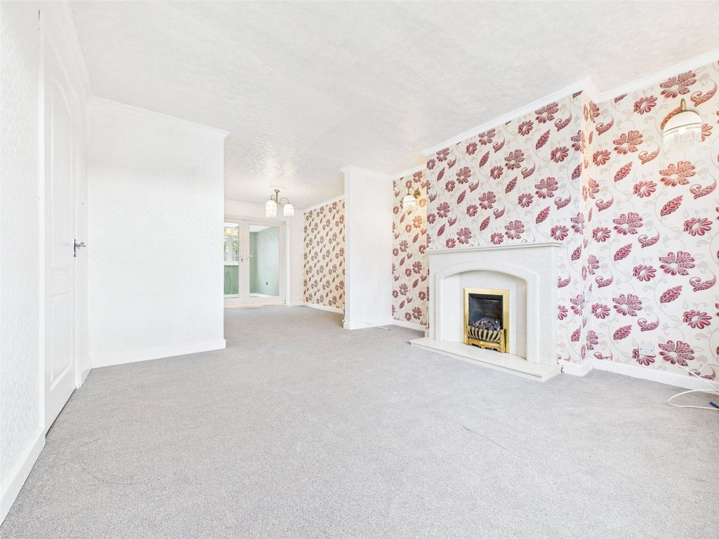 Property photo 2 of 16 Picture No. 11