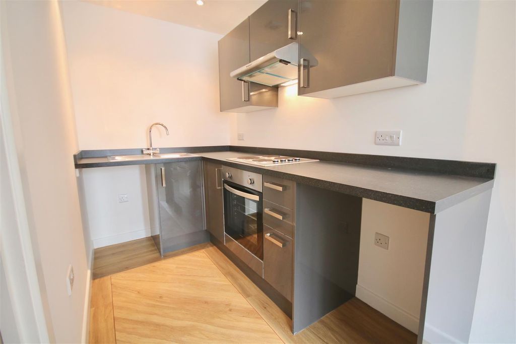 Property photo 1 of 12 Idkalnkfnkugoszphv245Q.Jpg