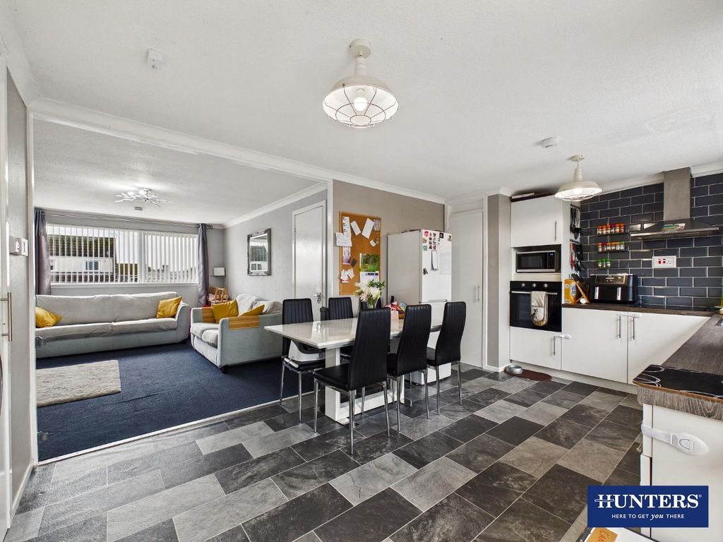 Property photo 2 of 17 Dining Kitchen