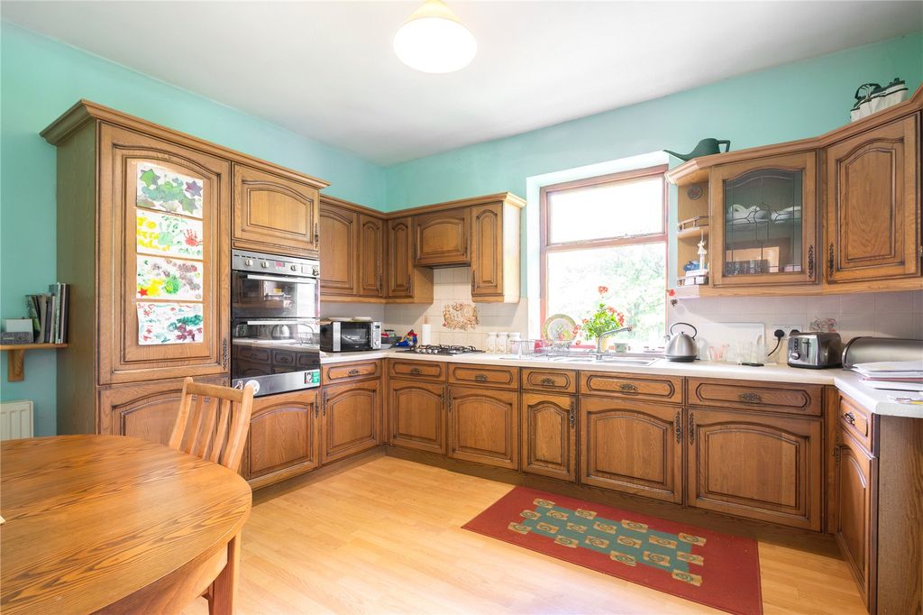 Property photo 3 of 20 Dining Kitchen
