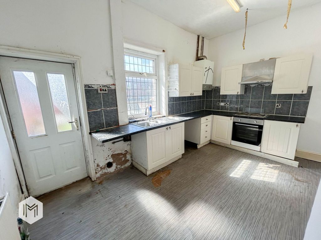Property photo 2 of 11 Picture No. 12