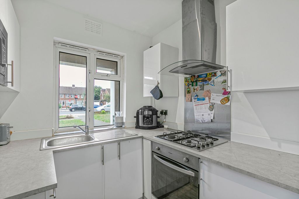 Property photo 3 of 13 Kitchen