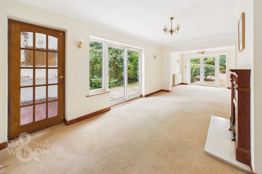 Property photo 2 of 29