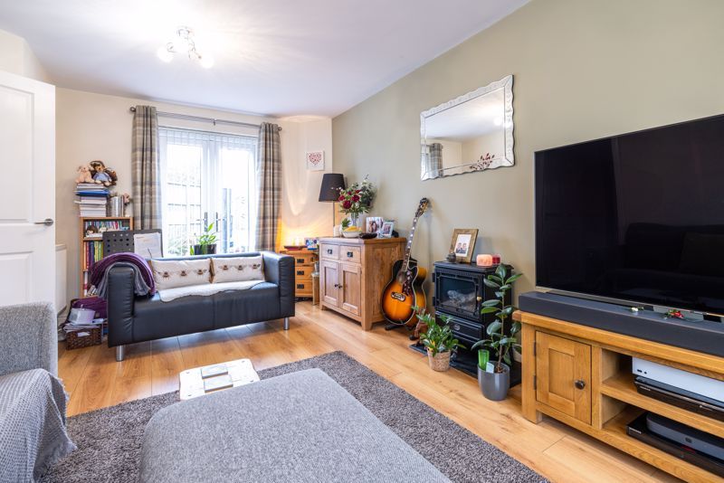 Property photo 3 of 27 Lounge