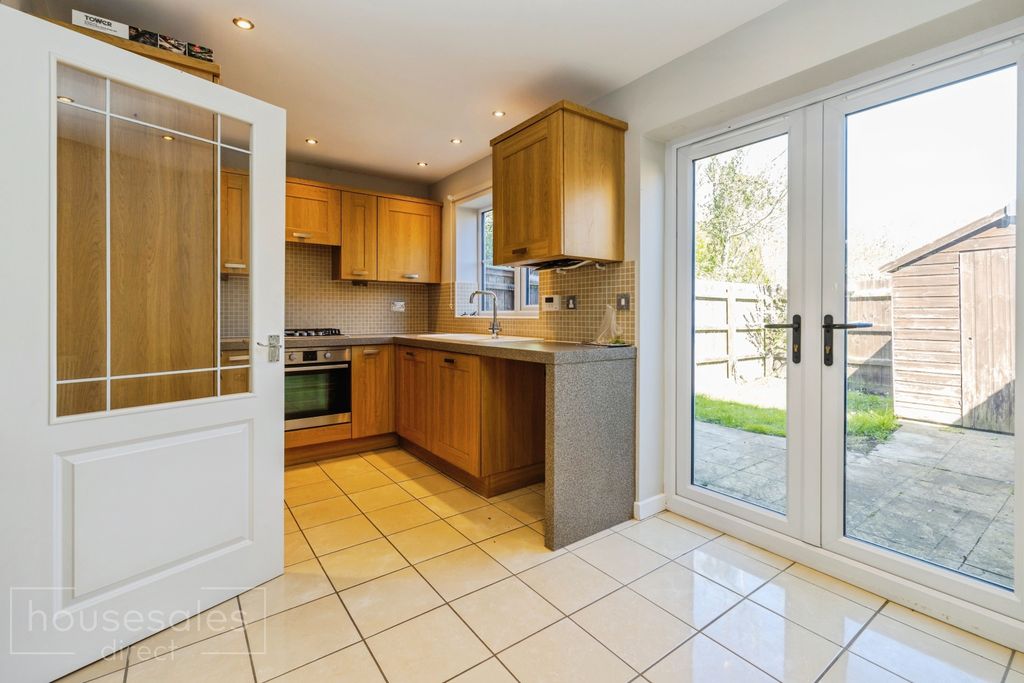 Property photo 2 of 9
