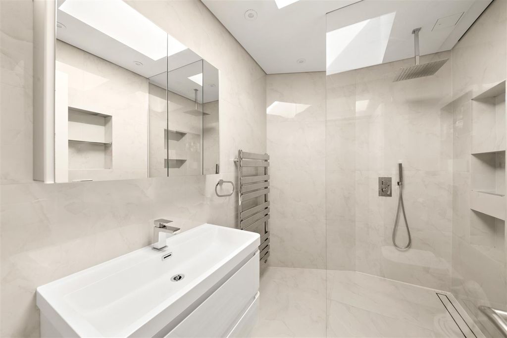 Additional image 7 of 3 bed semi-detached house for saleFredora Avenue, Hayes UB4