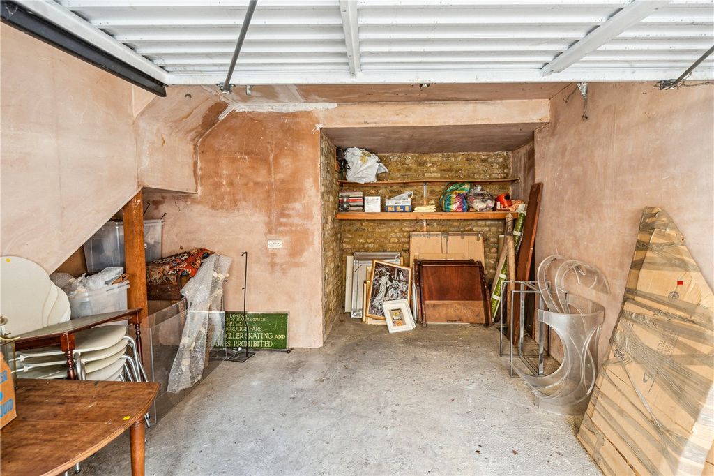 Property photo 3 of 3 Garage