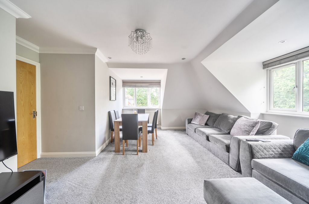 Property photo 3 of 26 1472109-15-6A2868...