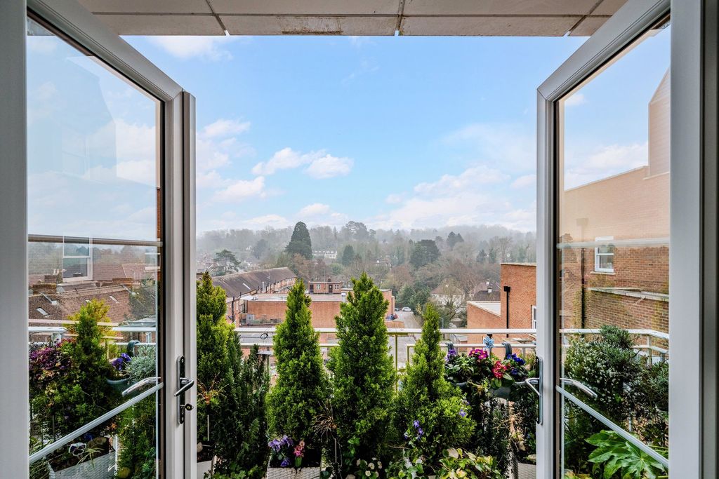 Additional image 7 of 2 bed flat for saleOxted RH8