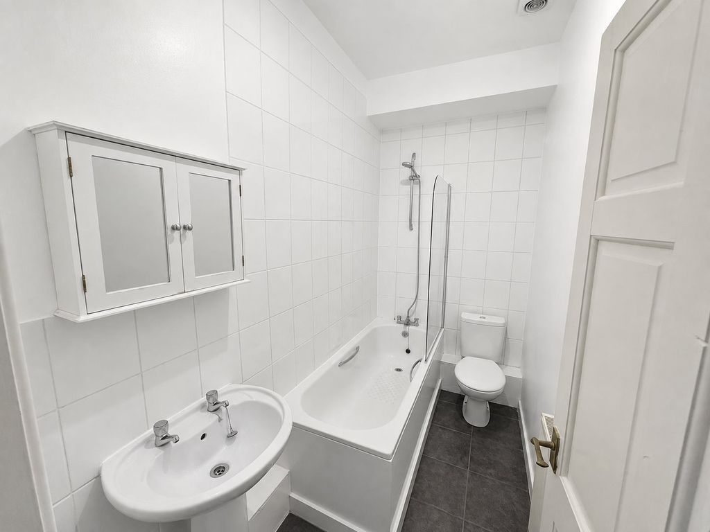 Property photo 3 of 9 Image 08