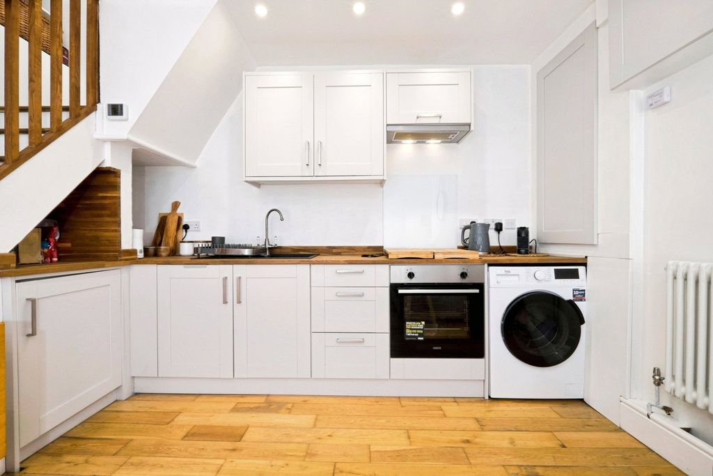 Property photo 3 of 19 Picture No. 14