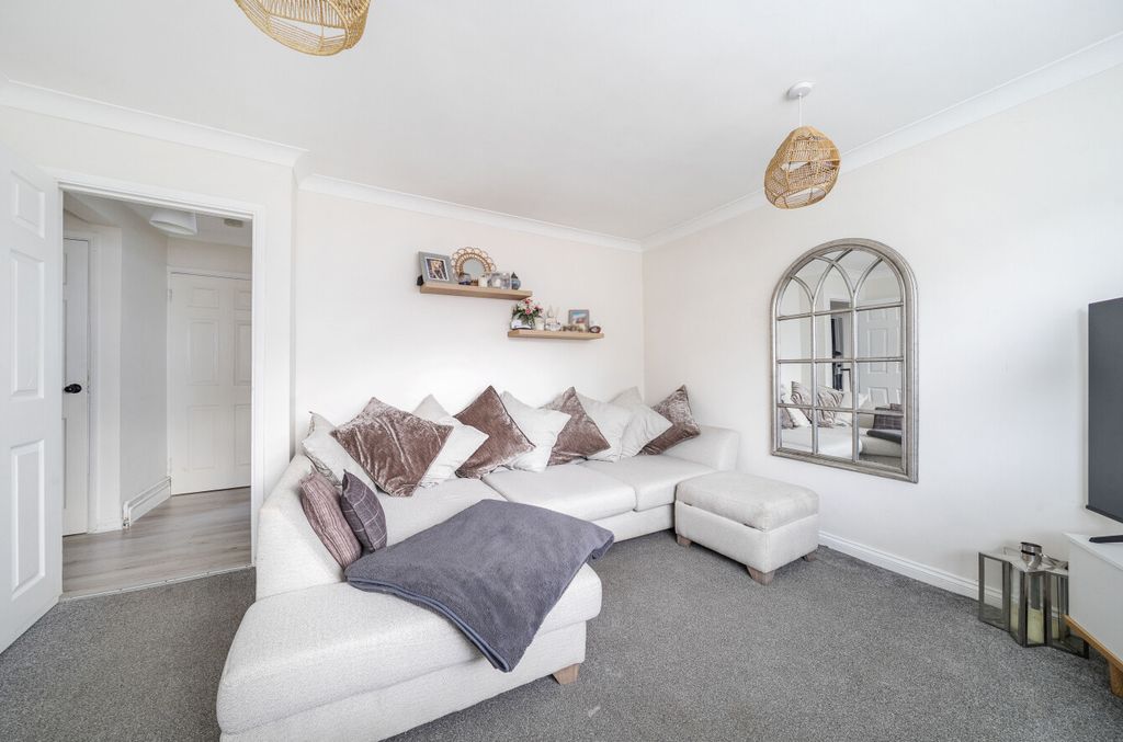 Property photo 2 of 23 1386964-23-694028...