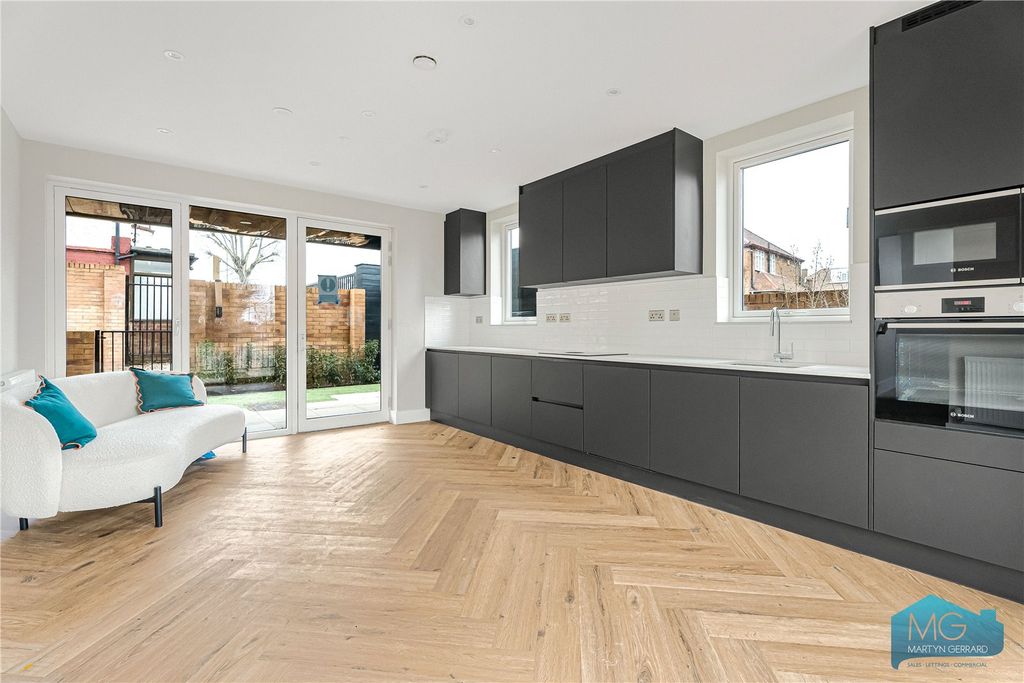 Property photo 3 of 33 Picture No. 60