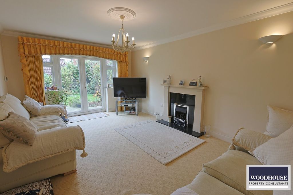 Property photo 2 of 23