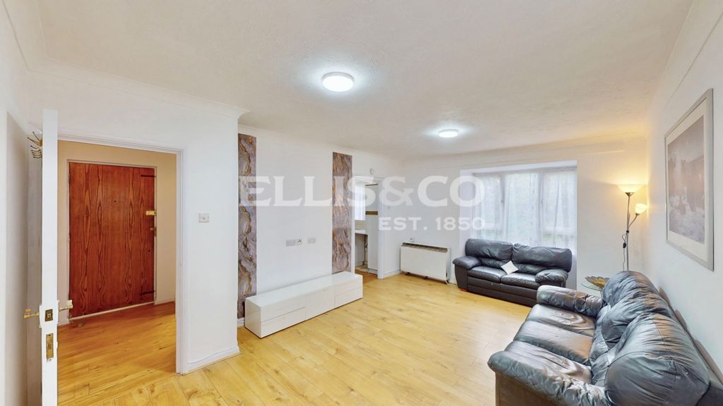 Property photo 2 of 17 Picture No. 32
