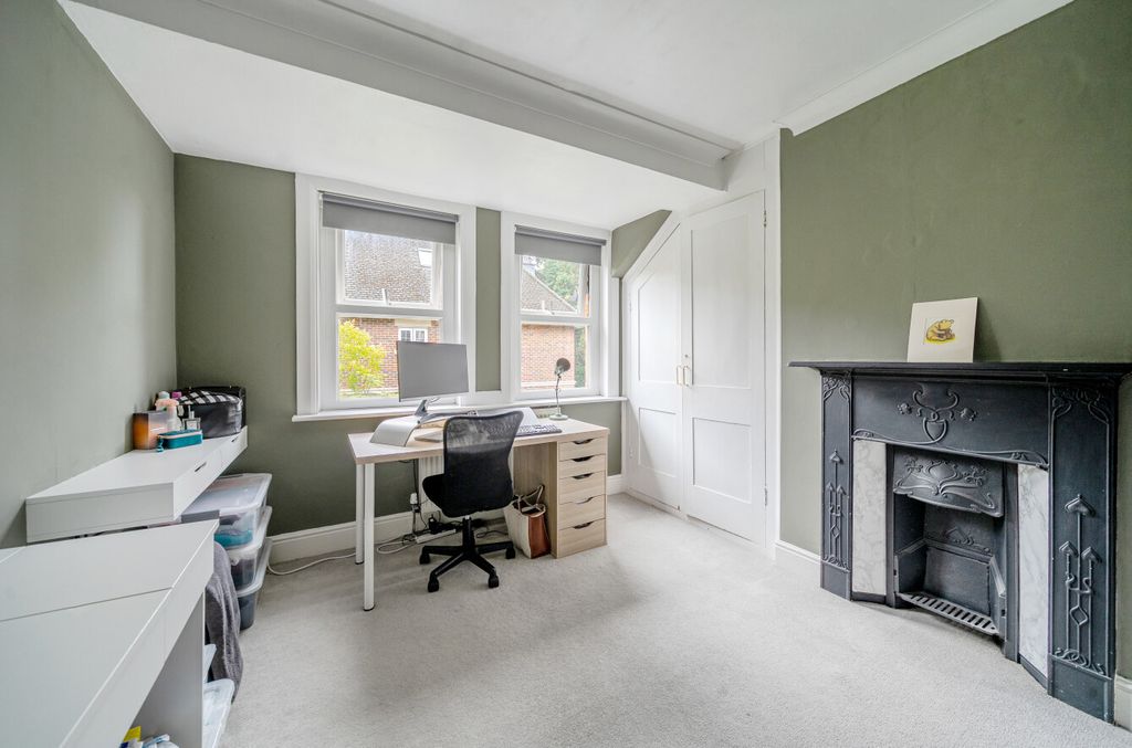 Property photo 3 of 21 1348730-4-68c13Df...