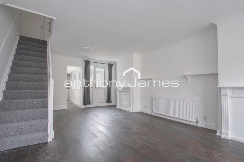 Property photo 3 of 11 Photo 7