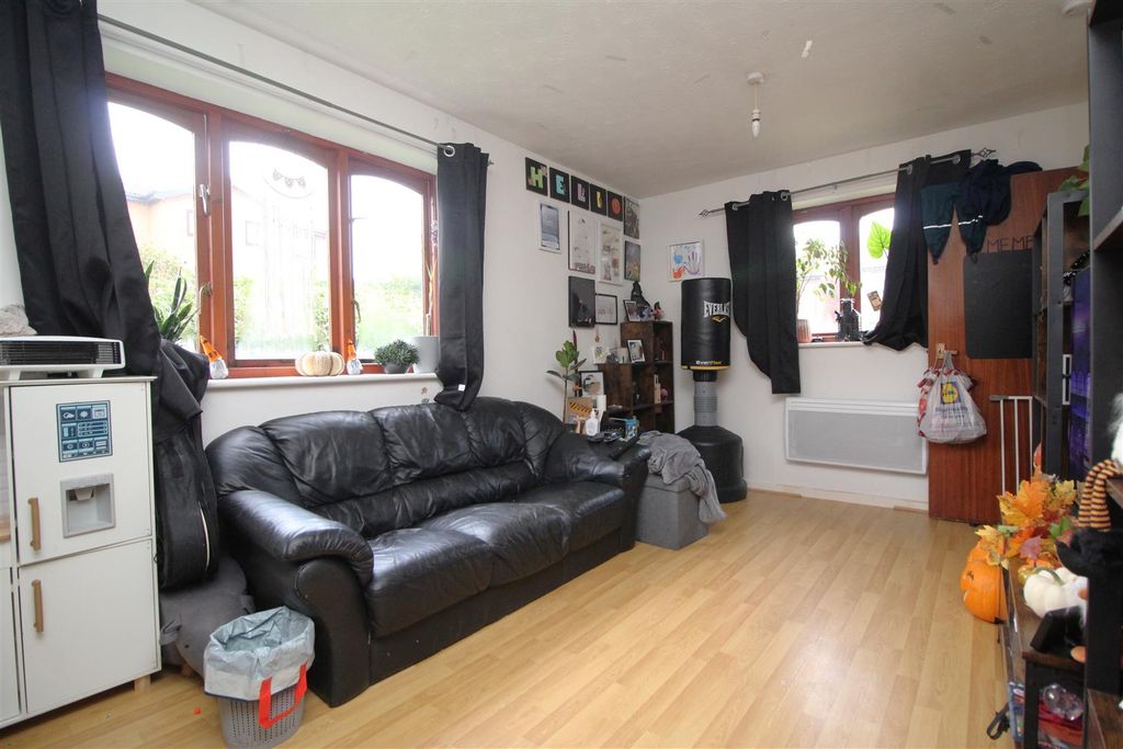 Property photo 2 of 8 Living Room 1.Jpg