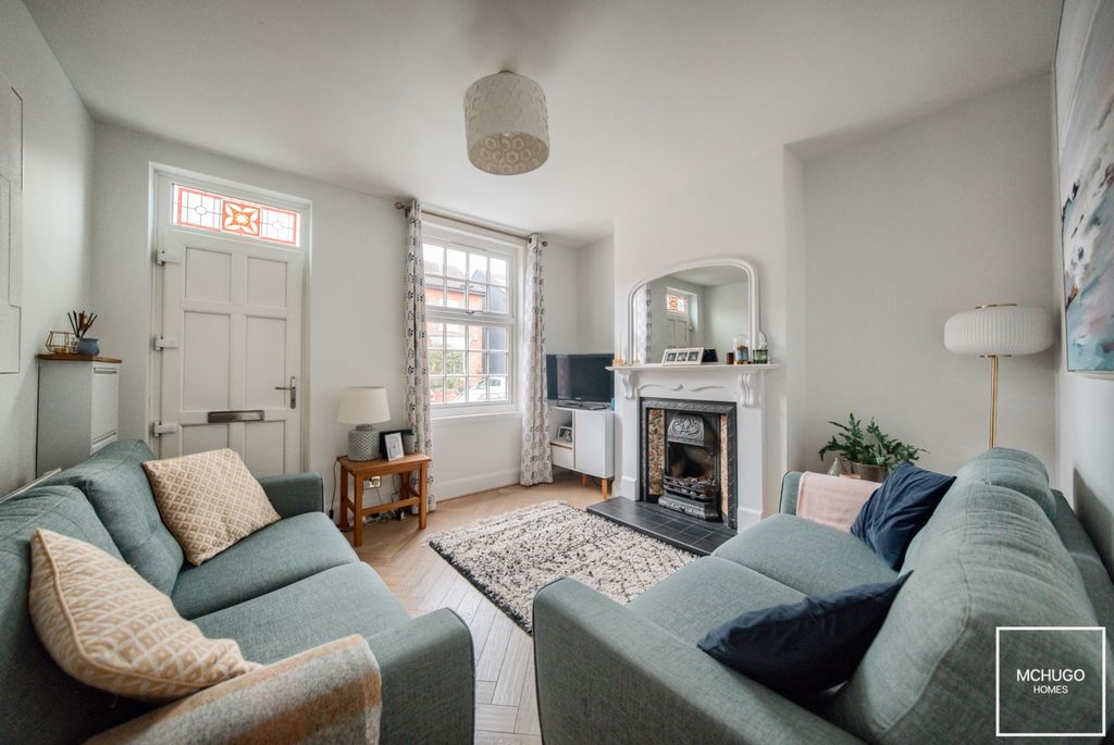 Property photo 2 of 12 Xt5A5353-Hdr(3)