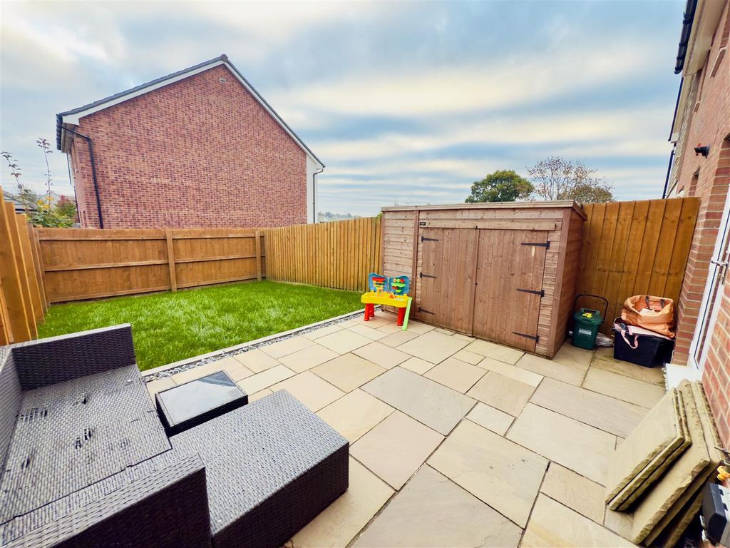 Property photo 2 of 15 Garden.Jpg