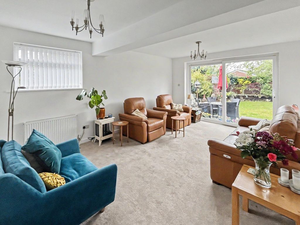 Property photo 2 of 31
