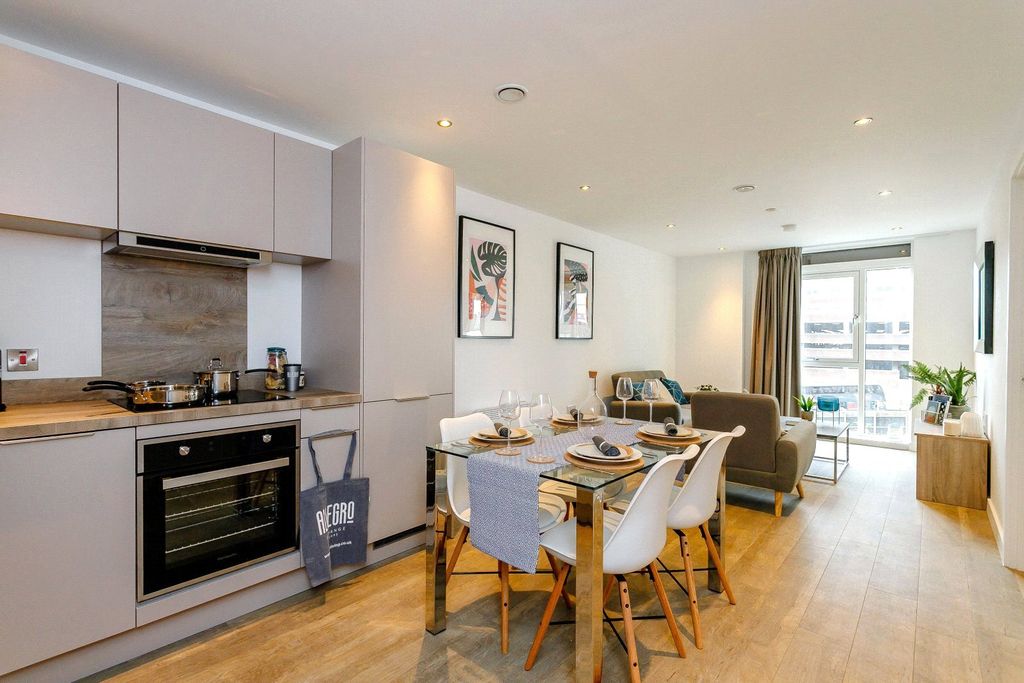 Property photo 3 of 8 Picture No. 16