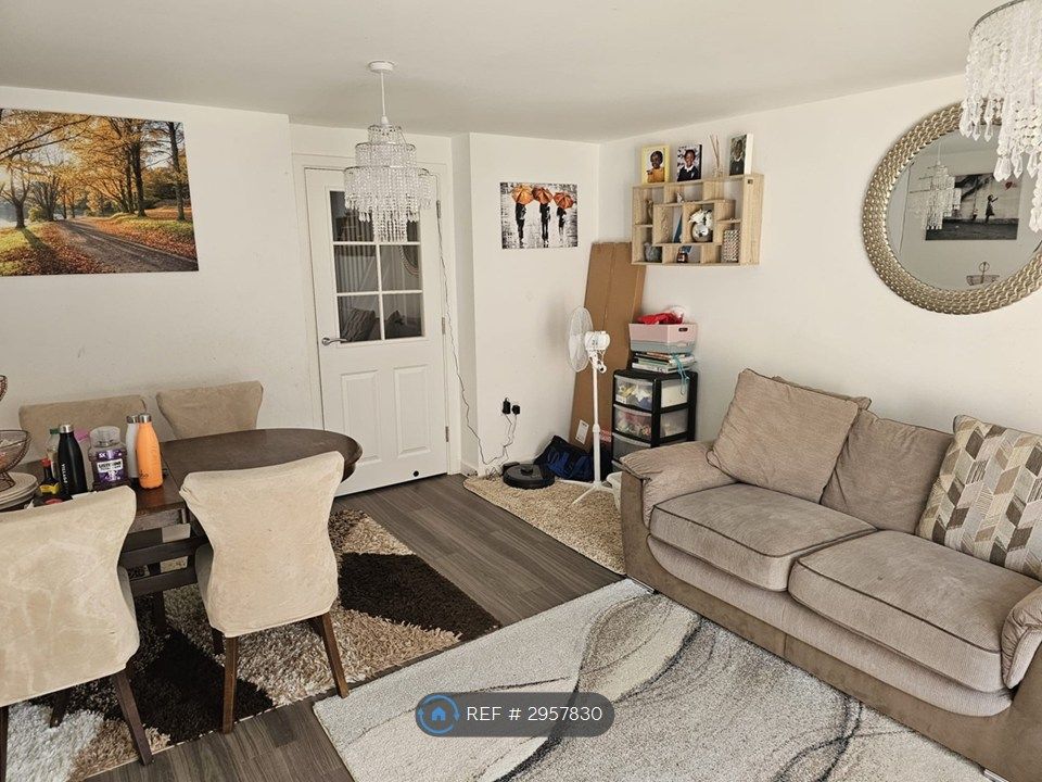Property photo 1 of 13 Living Room