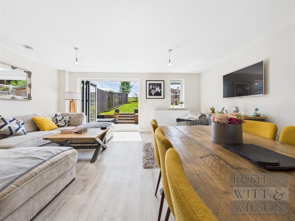 Property photo 2 of 26