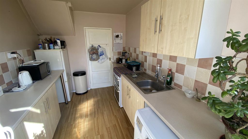 Property photo 3 of 12 Kitchen.Jpg