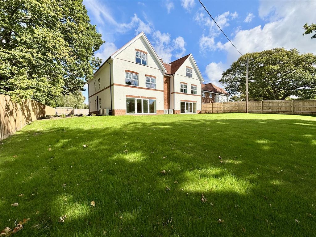 Property photo 2 of 38