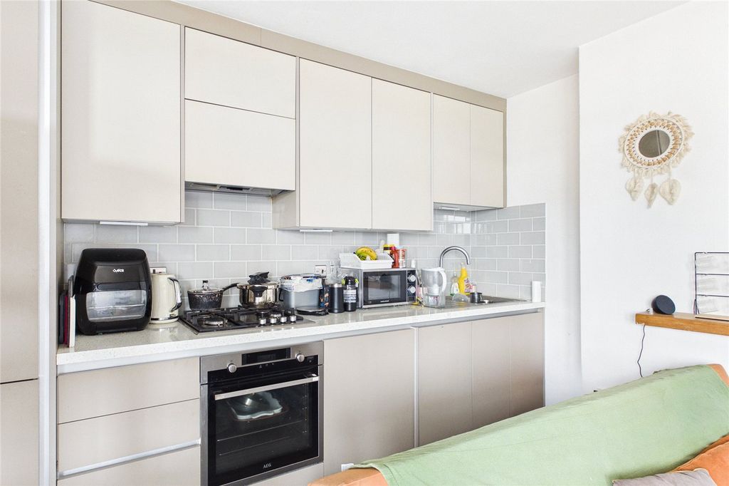 Property photo 3 of 12 Picture No. 11