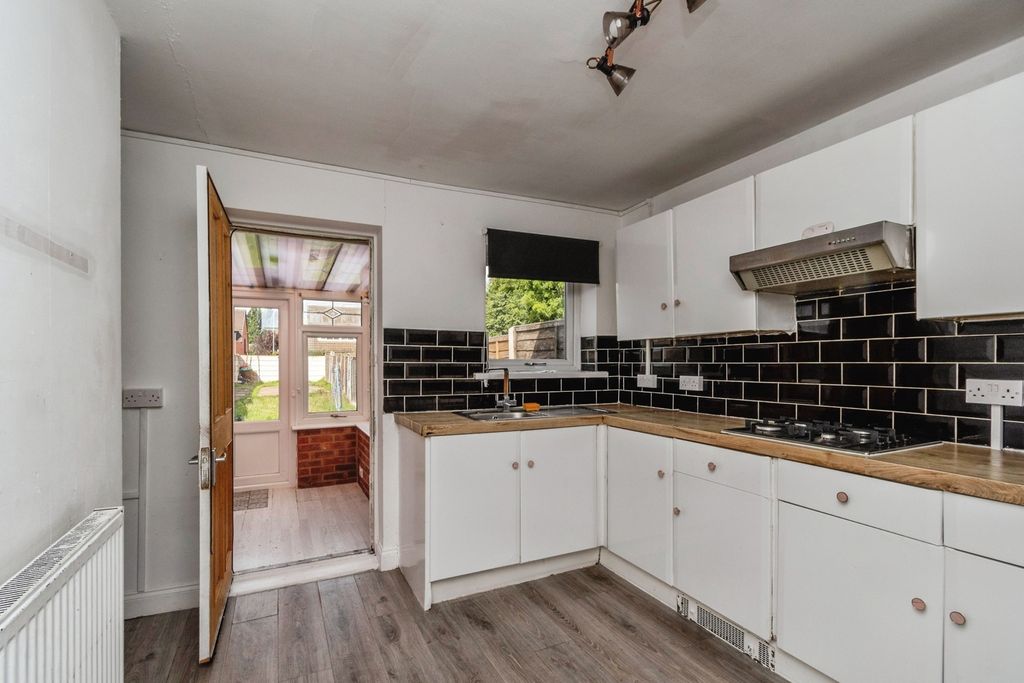 Property photo 3 of 20 Pbox-Img.Jpg