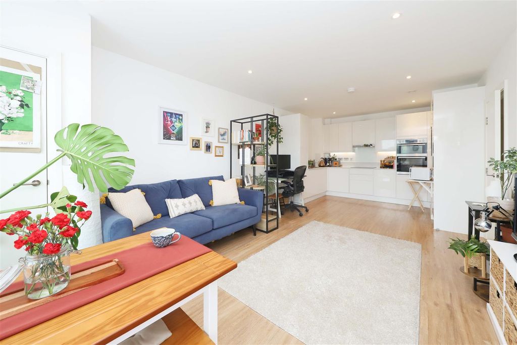 Property photo 2 of 13