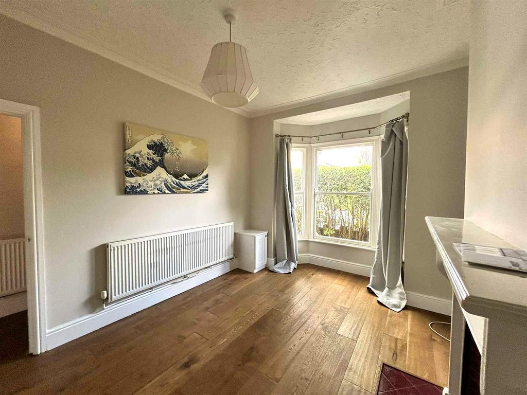 Property photo 3 of 15 7445F954-8Fdf-4844-A2A9-F22408B124F9.Jpg