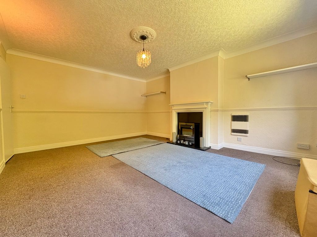 Property photo 2 of 12 Picture No. 14