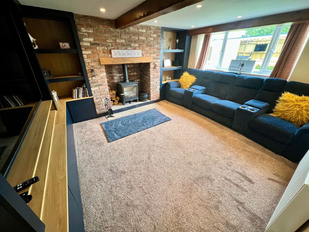 Property photo 3 of 37