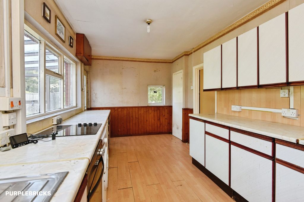 Property photo 2 of 25