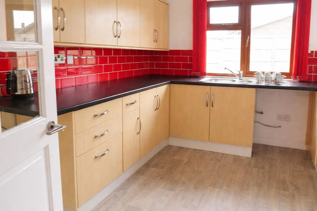 Property photo 3 of 10 Kitchen 2 - New .Png