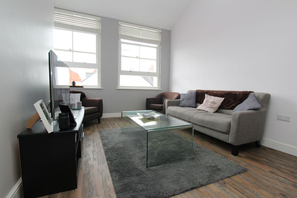 Property photo 2 of 9