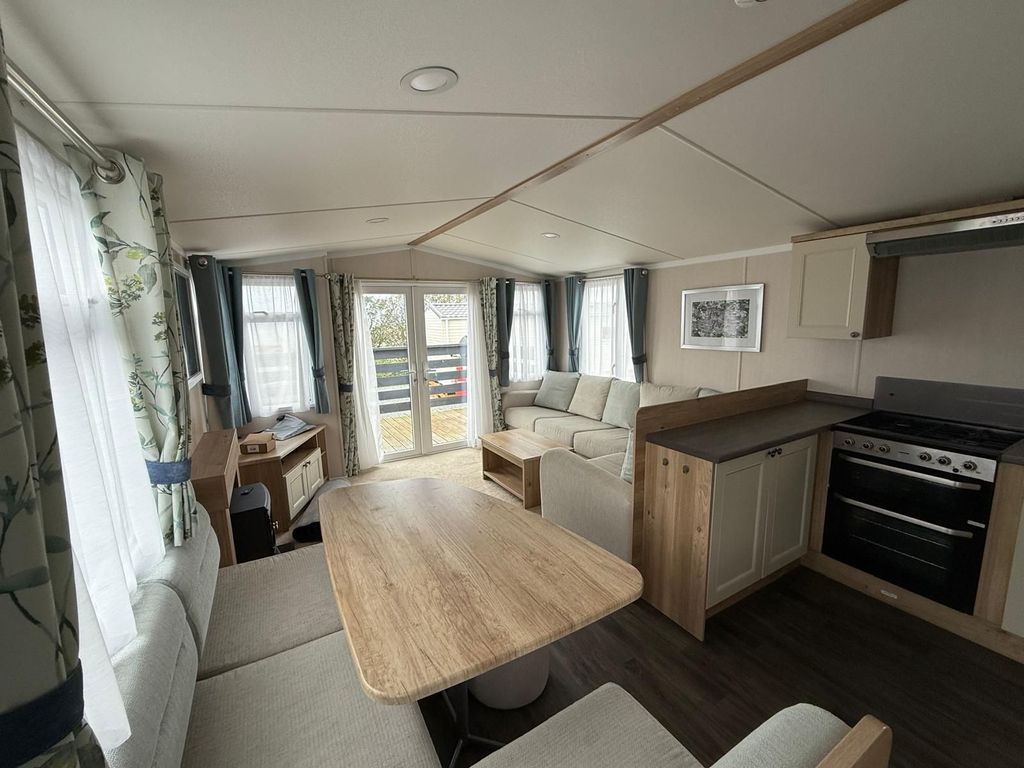 Property photo 2 of 24