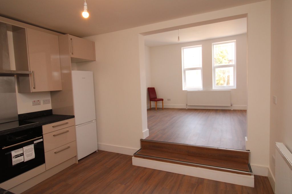 Property photo 3 of 18 Img_6022