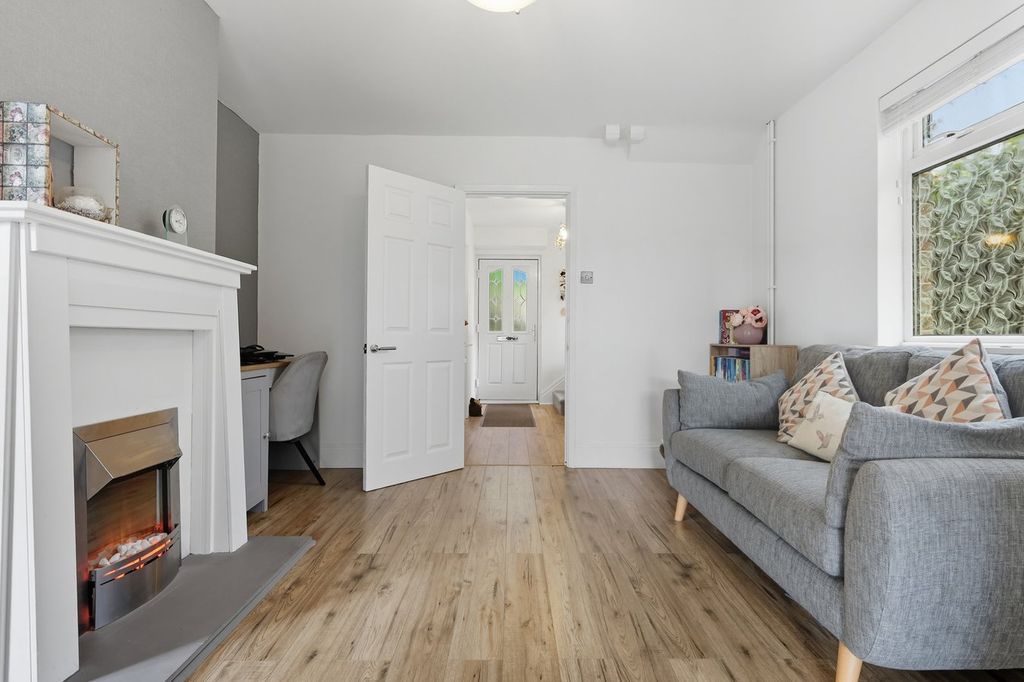 Property photo 3 of 25