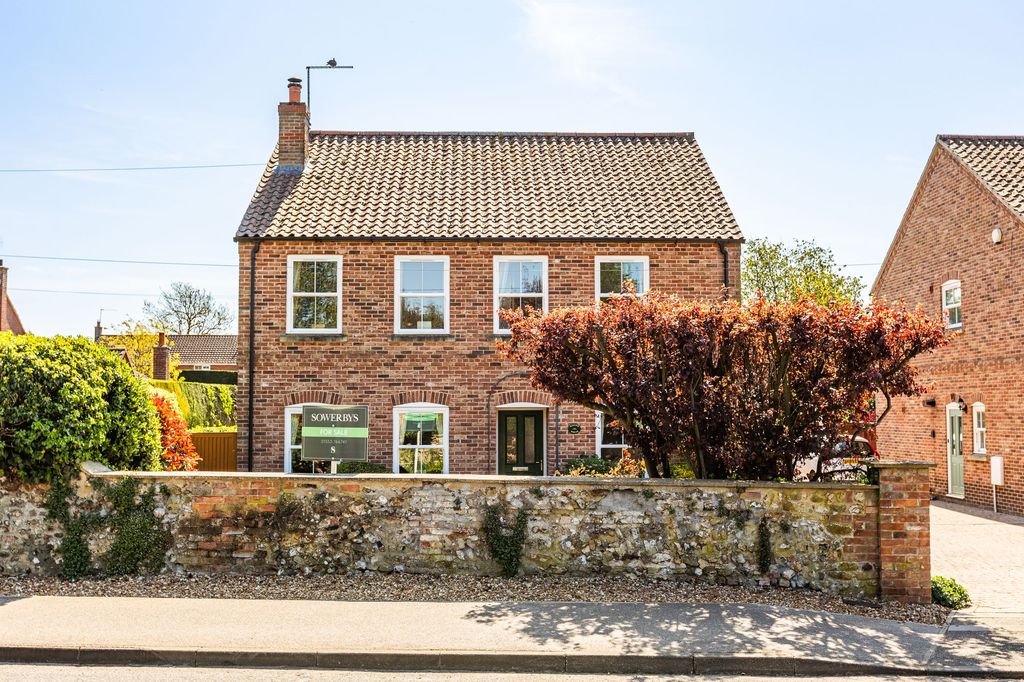 Property photo 1 of 18