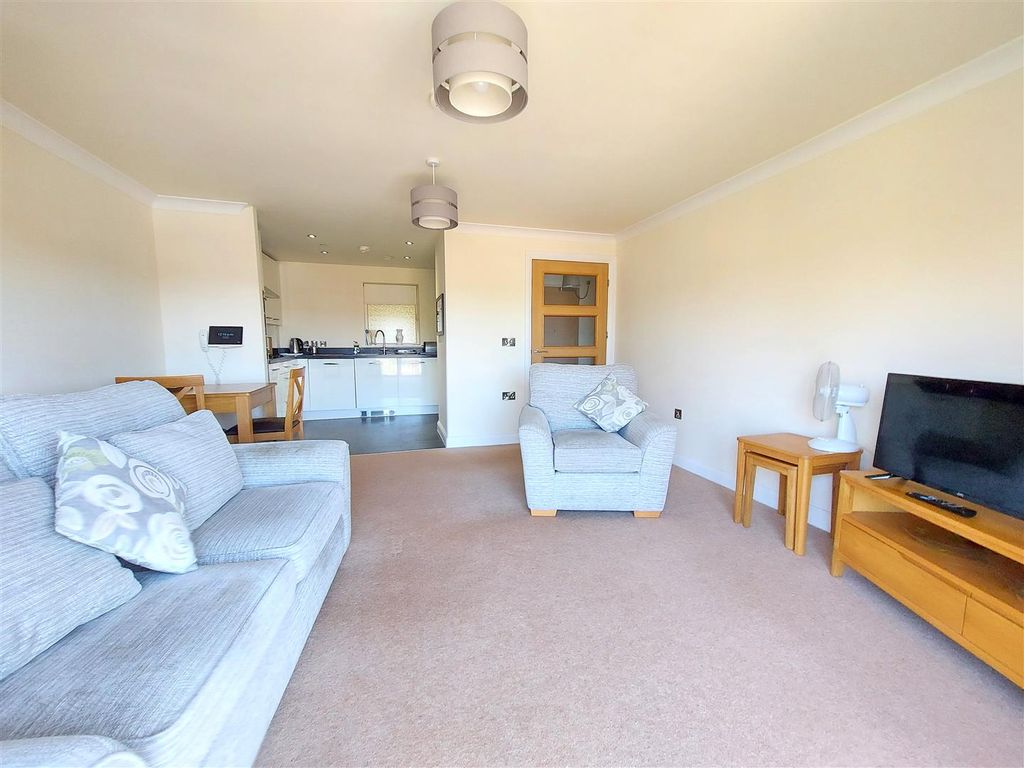 Property photo 2 of 12 Open Plan Living