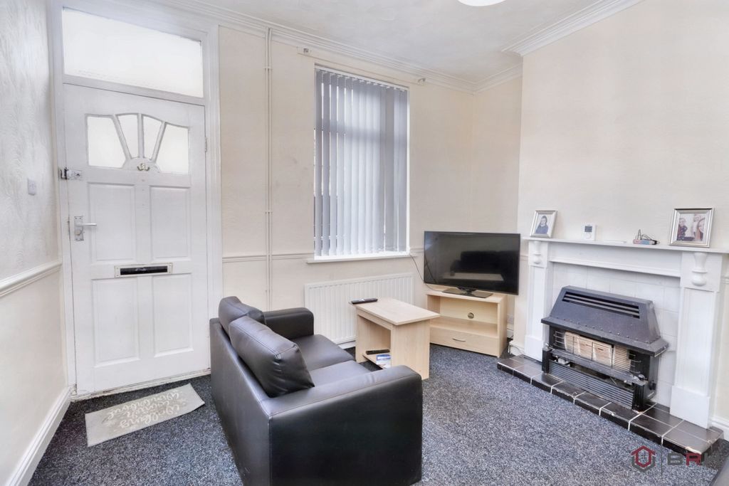 Property photo 2 of 11