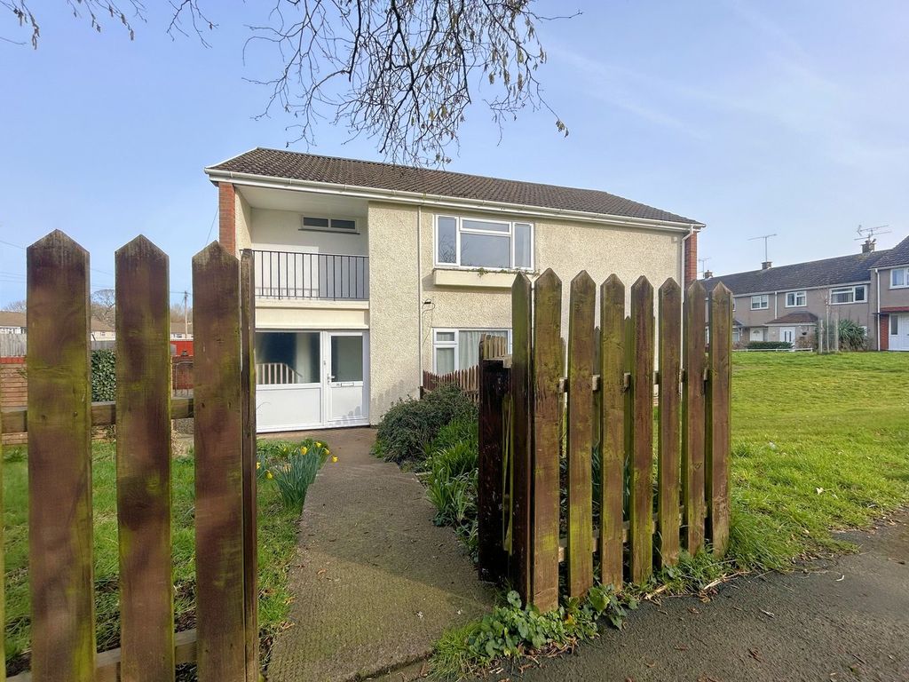 Property photo 2 of 12