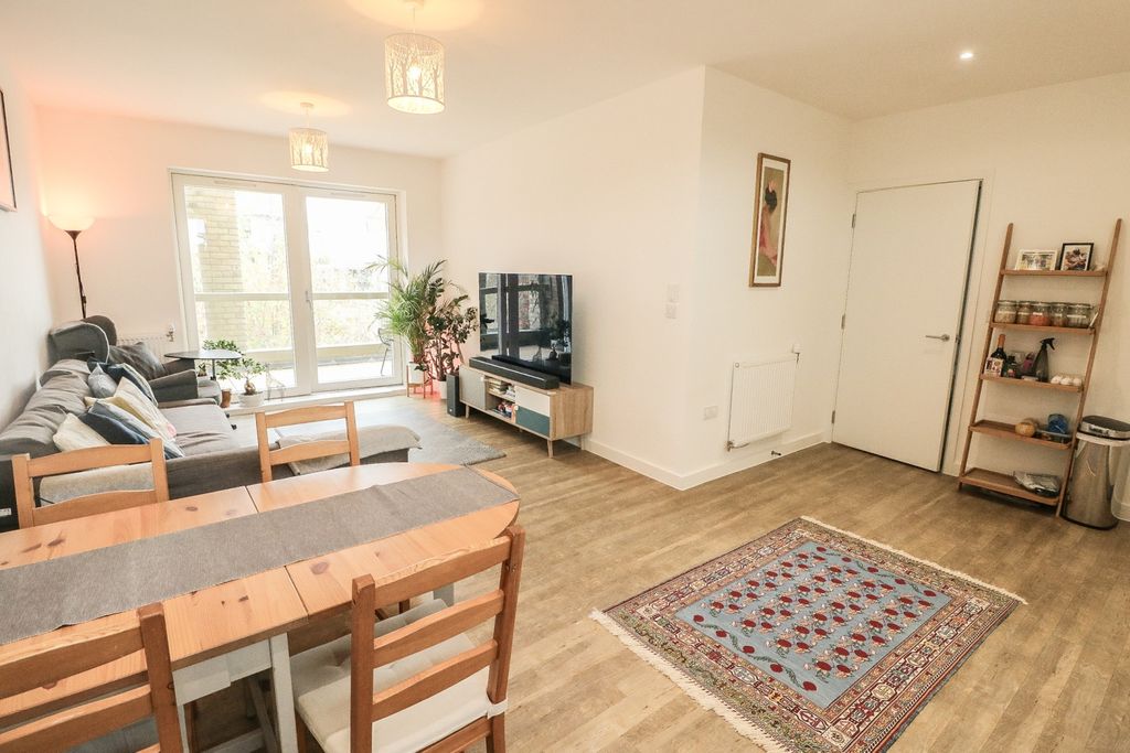 Property photo 3 of 11 Kitchen Dining
